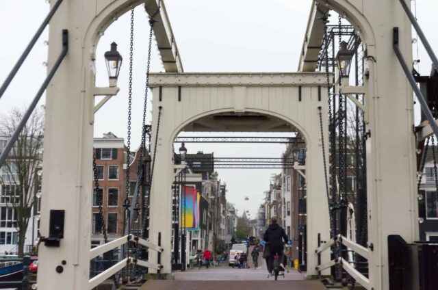 DE NOOD Jan van der Heijden Magere Brug Amsterdam