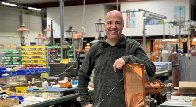 Peter Galle in de werkplaats van DE NOOD